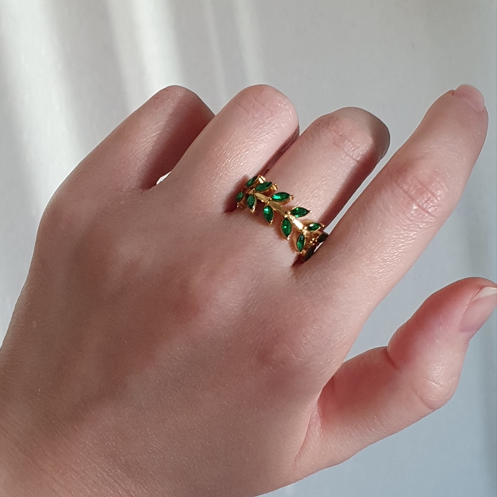 Pretty Green Diamonds Adjustable Ring - Picture 6 of 6